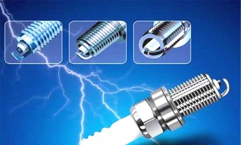 汽车发出3个信号时，赶紧更换火花塞，晚了就得大修发动机了！