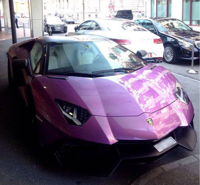 电镀紫兰博基尼Aventador