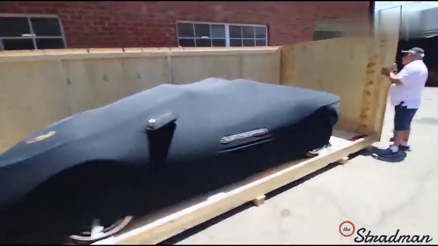 拉开塑料布的一瞬间，感受一下什么才是超级跑车