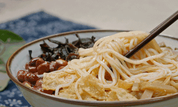 追踪动态：村长路边小粉店嫖妓达人？真相与避坑全解析