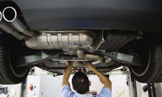 震惊！为什么？电瓶需要经常保养你知道吗？