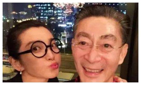 58岁六小龄童全家近照，妻子是天竺王后，27岁女儿撞脸李冰冰