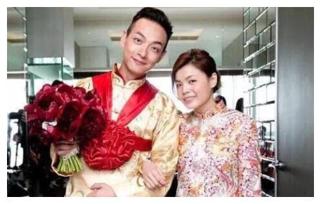 妻子被吐槽丑，他依旧不离不弃，大婚现场比黄晓明婚礼还隆重