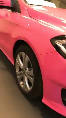 奔驰B200旅行车，骚粉上车效果，你