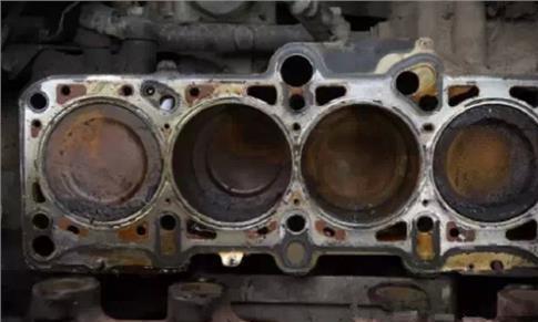 跑高速可以清理发动机积碳？错误！最好的方法仅有一个！