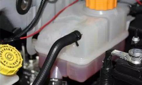 车上这些零件：一定要定期更换！不然会导致汽车提前报废