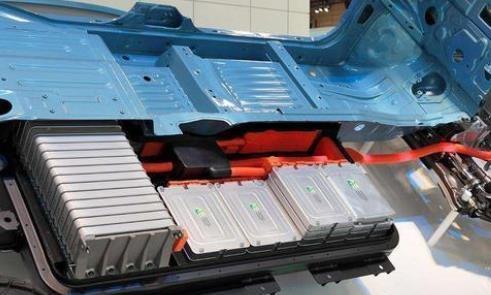 购买电动汽车的时候，你会更加看重续航还是动力？