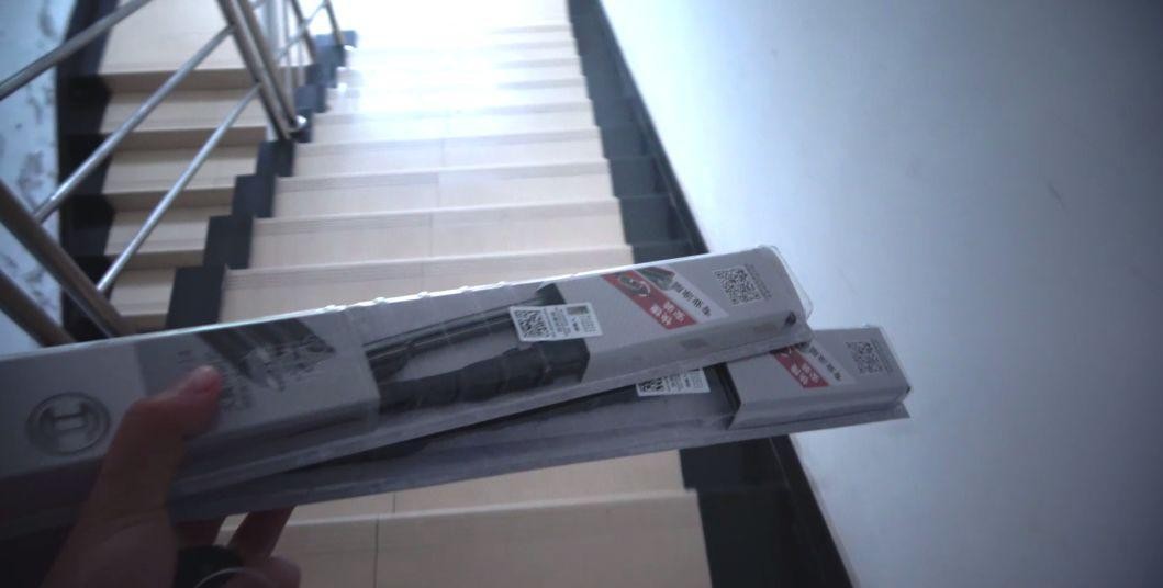 给超跑换雨刮是什么体验【汽车Vlog006】