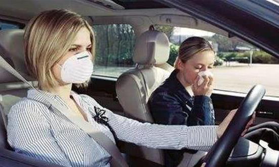 车内总闻到汽油味？别着急，问题在这4点