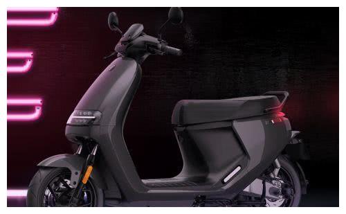 九号机器人迎来新成员，智能改变生活！