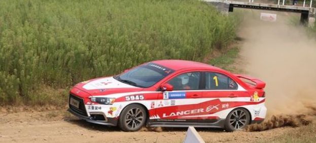 三菱赛车，酷炫的设计，加上高端的配置，羡慕不已