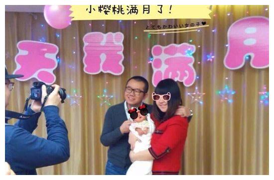 看完涂磊妻子的正面照，再看孟非妻子的正面照