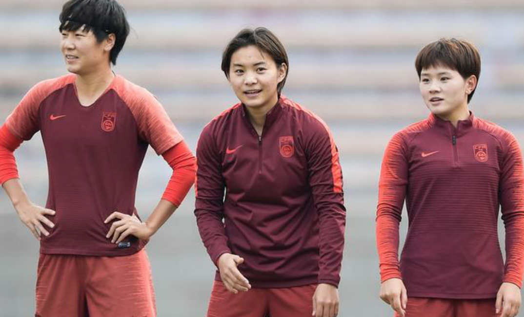 中国女足球员备战梅州四国赛第二轮,女足球员
