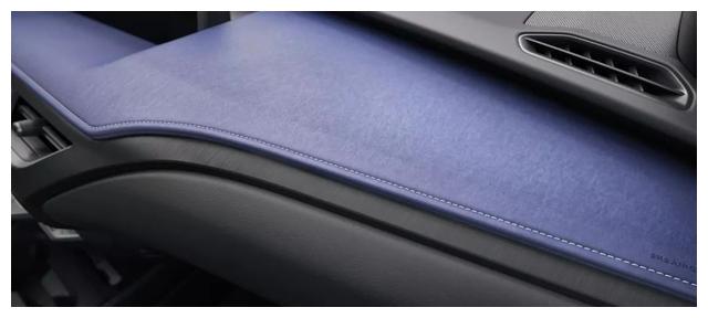 雷克萨斯UX:那片和纸是我摸过最特别的情书