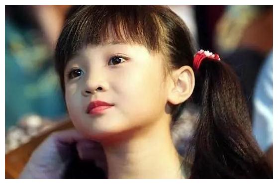 被父母毁掉的童星:13岁站台不孕不育医院,14岁跟37男演员演爱情