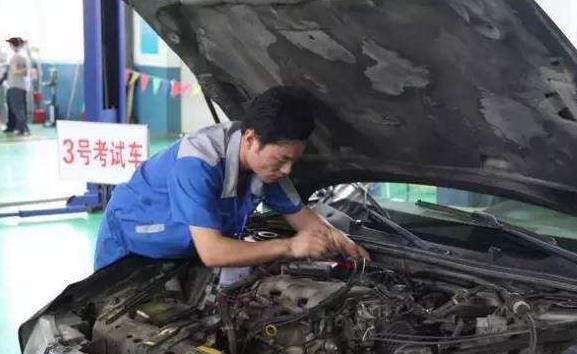 这6大汽车配件没必要在4S店换！别花冤枉钱，外边换起码便宜一半