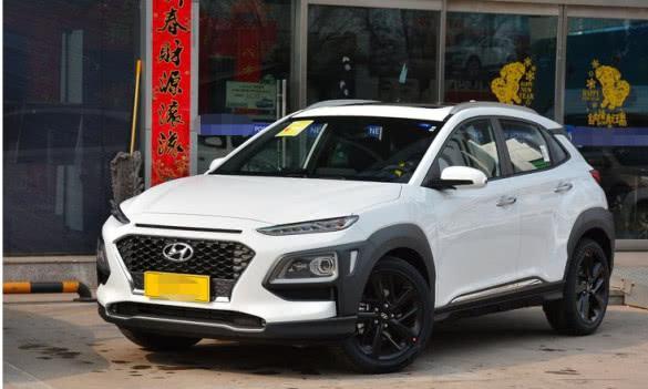 现代新款轿跑有点小飘，简配都要12万，网友：真不把领克当回事