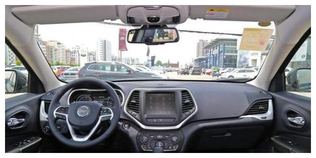 想知道“20-30万美系中型SUV“近期资讯盘点，你想要的这里都有