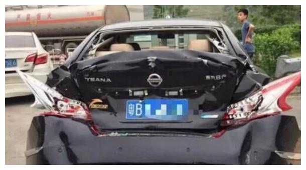 这是什么品牌汽车,实在太吓人,国内不需这类车!