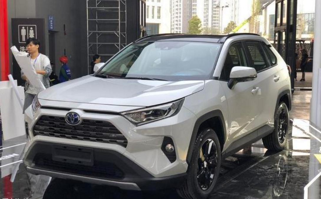 全新丰田RAV4亮相成都车展 能否再续紧凑型SUV的销量辉煌