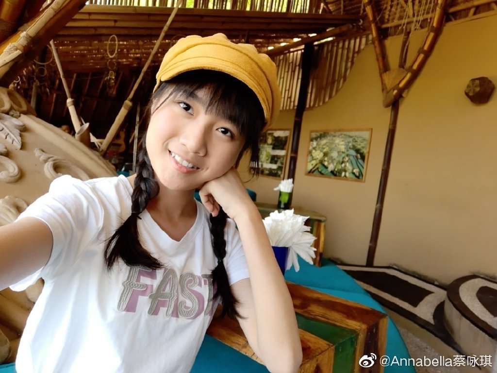 中国好声音学员蔡咏琪写真美照欣赏
