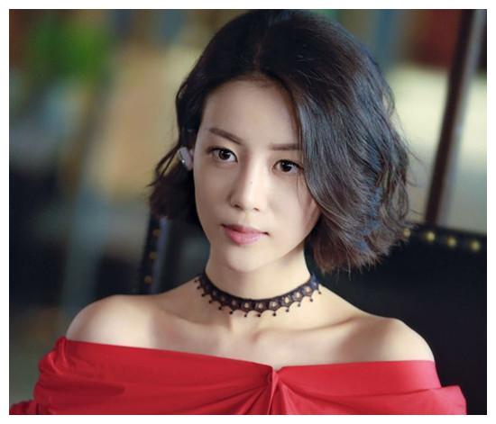 迪丽热巴退出没关系, 杨幂再推新人, 一个月成三