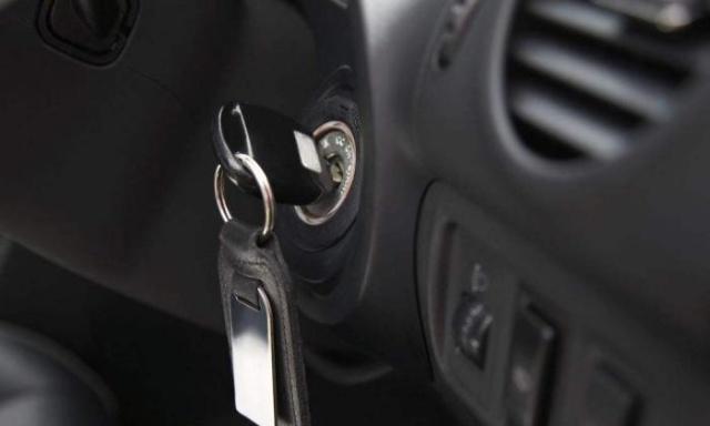 停车后直接熄火洗车？聪明人会随手多做一步，可让发动机多用5年