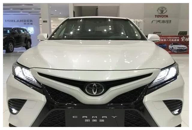最佳中型轿车吊锤雅阁,颜值比思域还美,4.1油耗堪称省油王