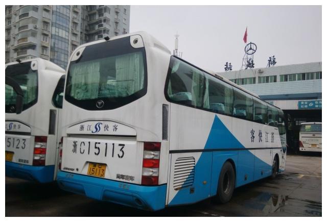 为啥多数客车的驾驶舱比大货车要低 看完或能明白 新浪汽车