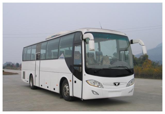 为啥多数客车的驾驶舱比大货车要低 看完或能明白 新浪汽车