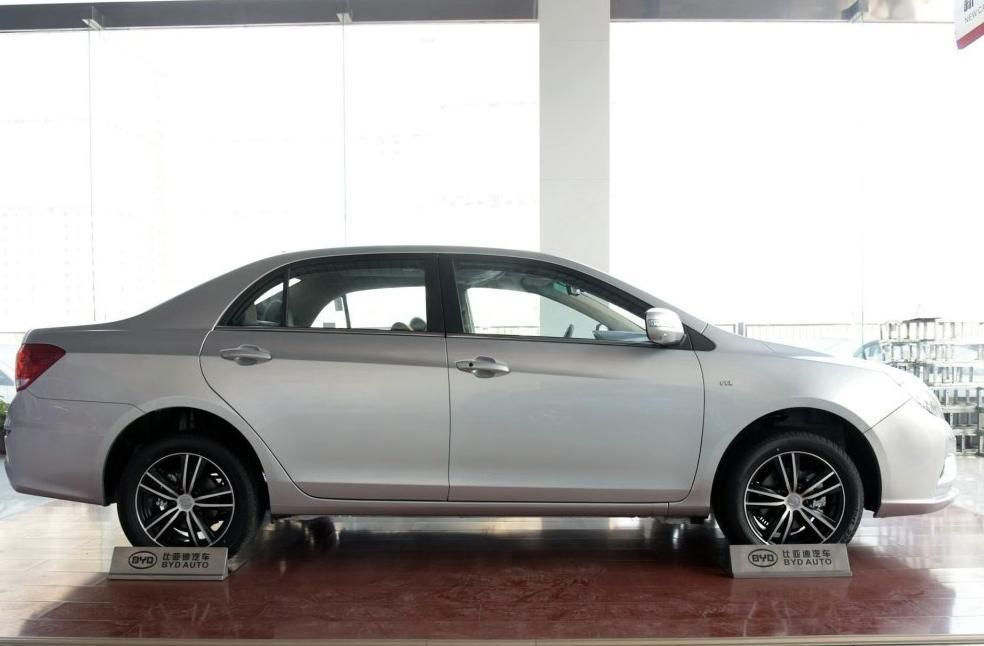 比亚迪速锐高颜值很有魅力，动力非常棒，给你不一般的体验
