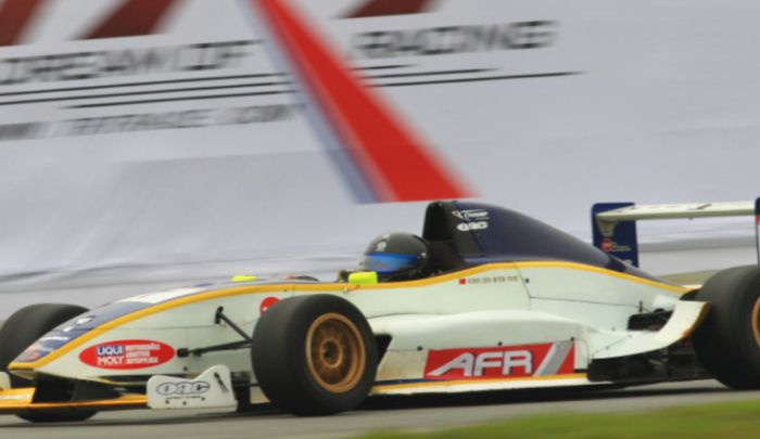 特利尔车队开放的标准，科技十足的超级赛车，帅气