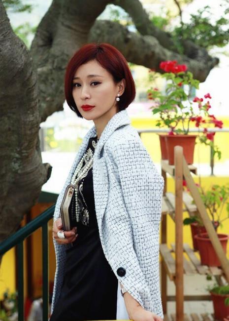 继《琅琊榜》后，又在《知否》里演宠妃，41岁的她冻龄有术气质佳