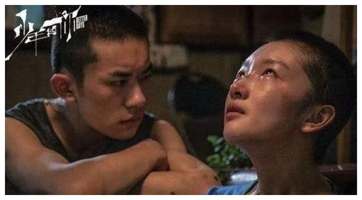 《少年的你》拍完后,周冬雨晒剧组