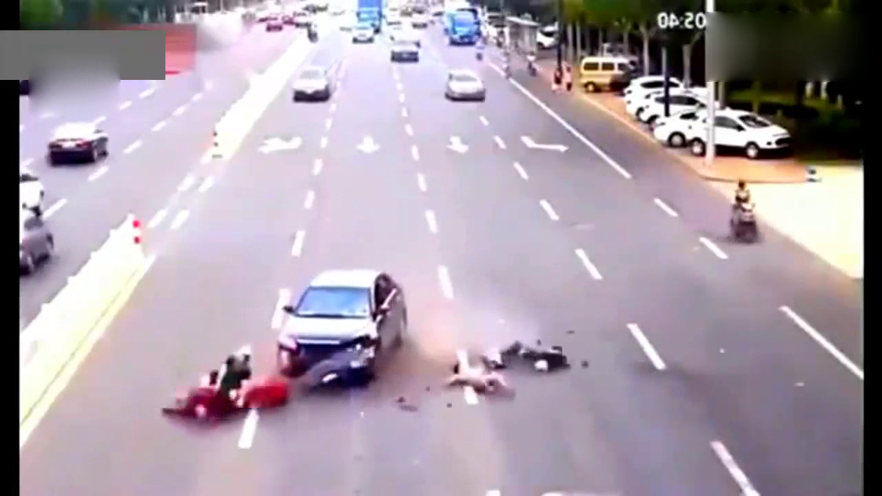 看完这个视频，电动车的做法遭到无数网友唾骂