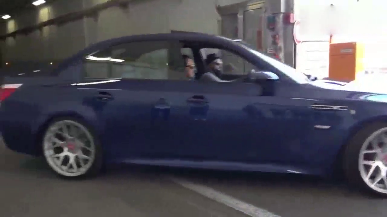 大爱老款v10自然吸气的宝马M5 几万块能到的老款宝马性能车