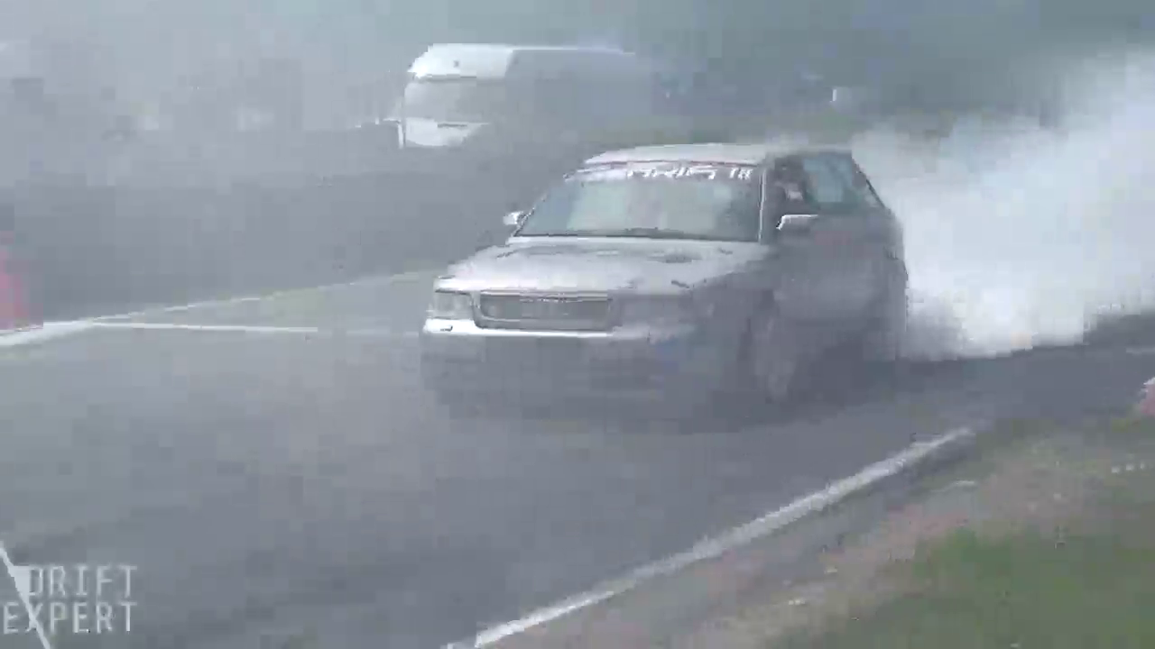 海外实拍最新奥迪跑车的精彩漂移合集 总会有你喜欢的