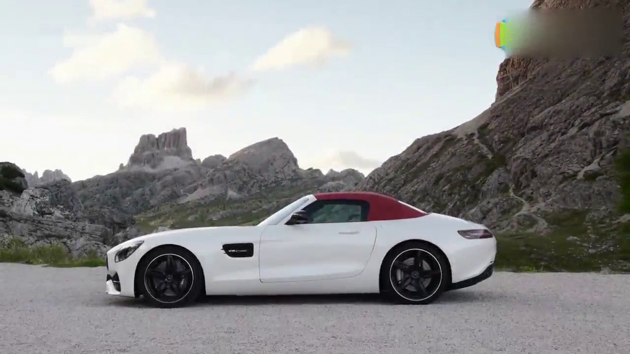 要与保时捷911一争高下 梅赛德斯AMG GT敞篷跑车亮相