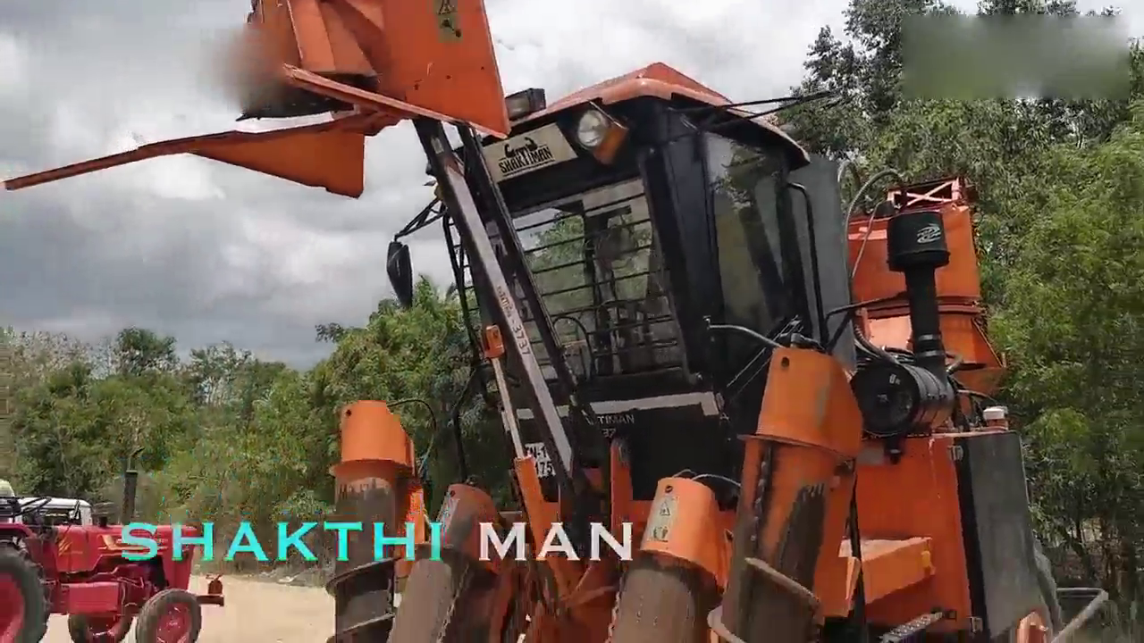 全新拖拉机车展，不同功能不同设备