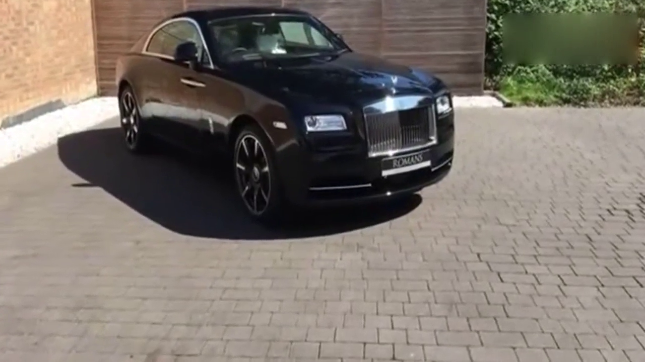 大气的跑车范，劳斯莱斯魅影就是帅气！