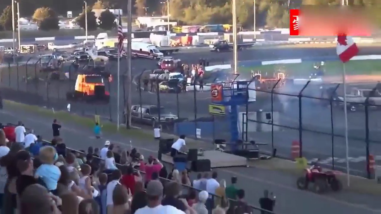 国外大卡车飞坡表演，惊险刺激