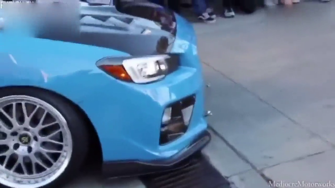 这就是跑车宁愿停在路边被开罚单而不进停车场的原因