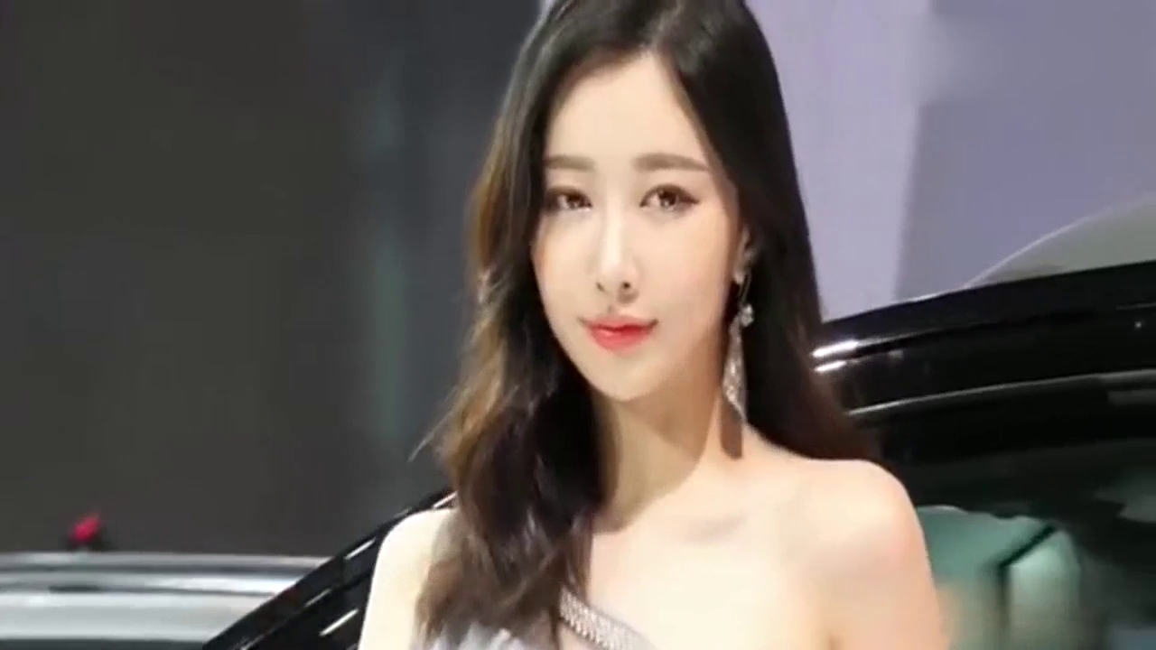 看过一次车展后，老公回到家念念不忘，真有这么美吗？