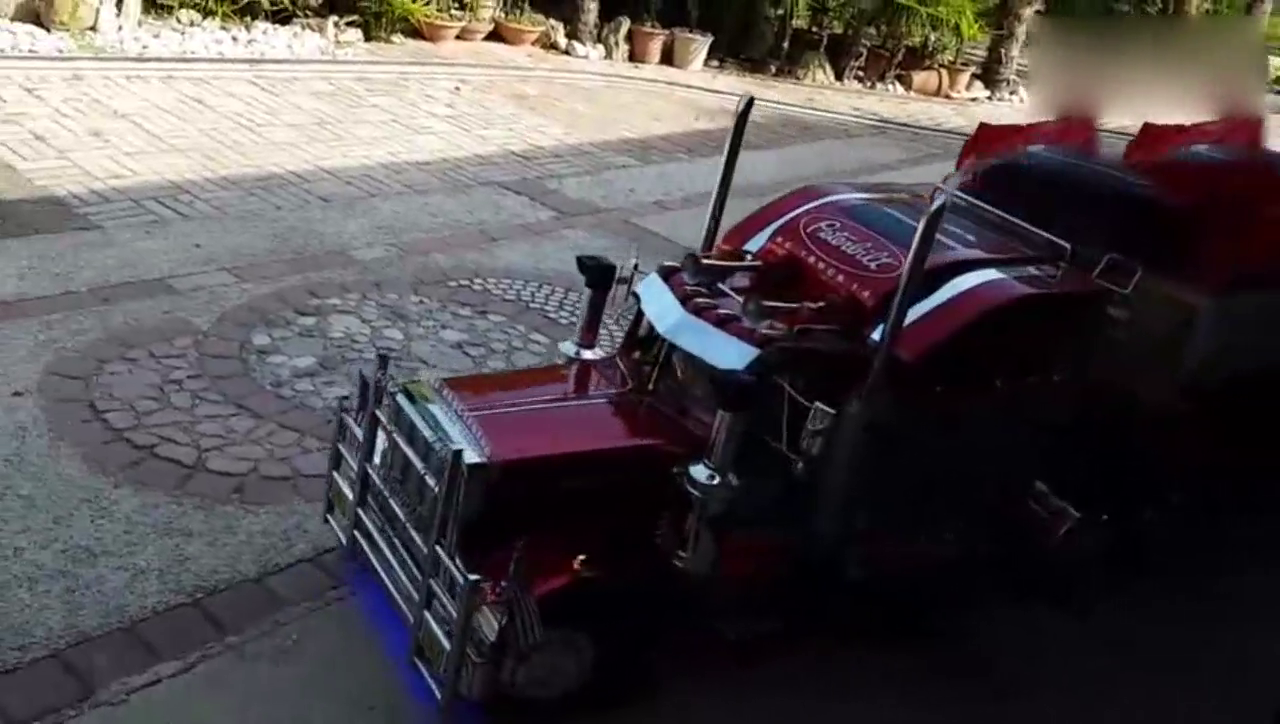 彼得比尔特卡车模型，试试它的载重能力有多强？