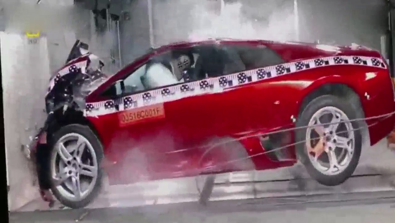 各种跑车的碰撞测试，跟普通车子比起来就是不一样