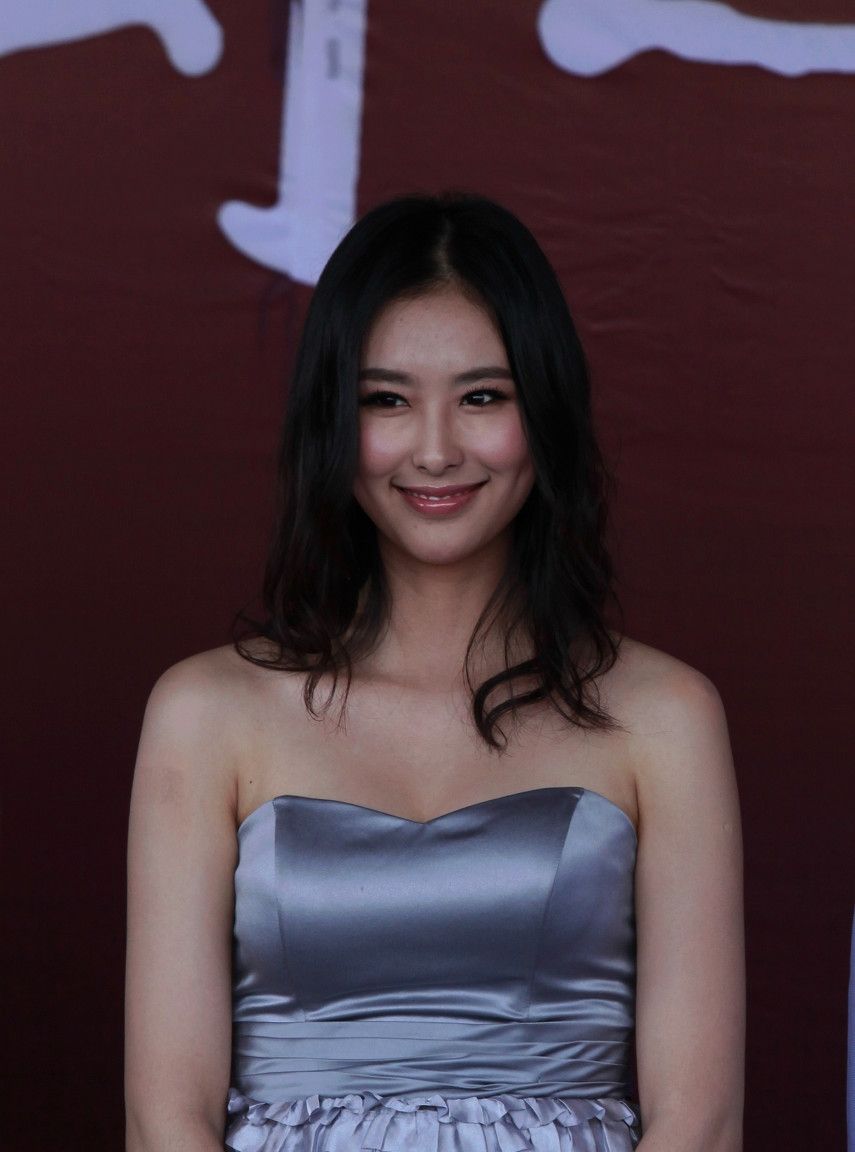 翟凌前几年的美照，这么穿太迷人了