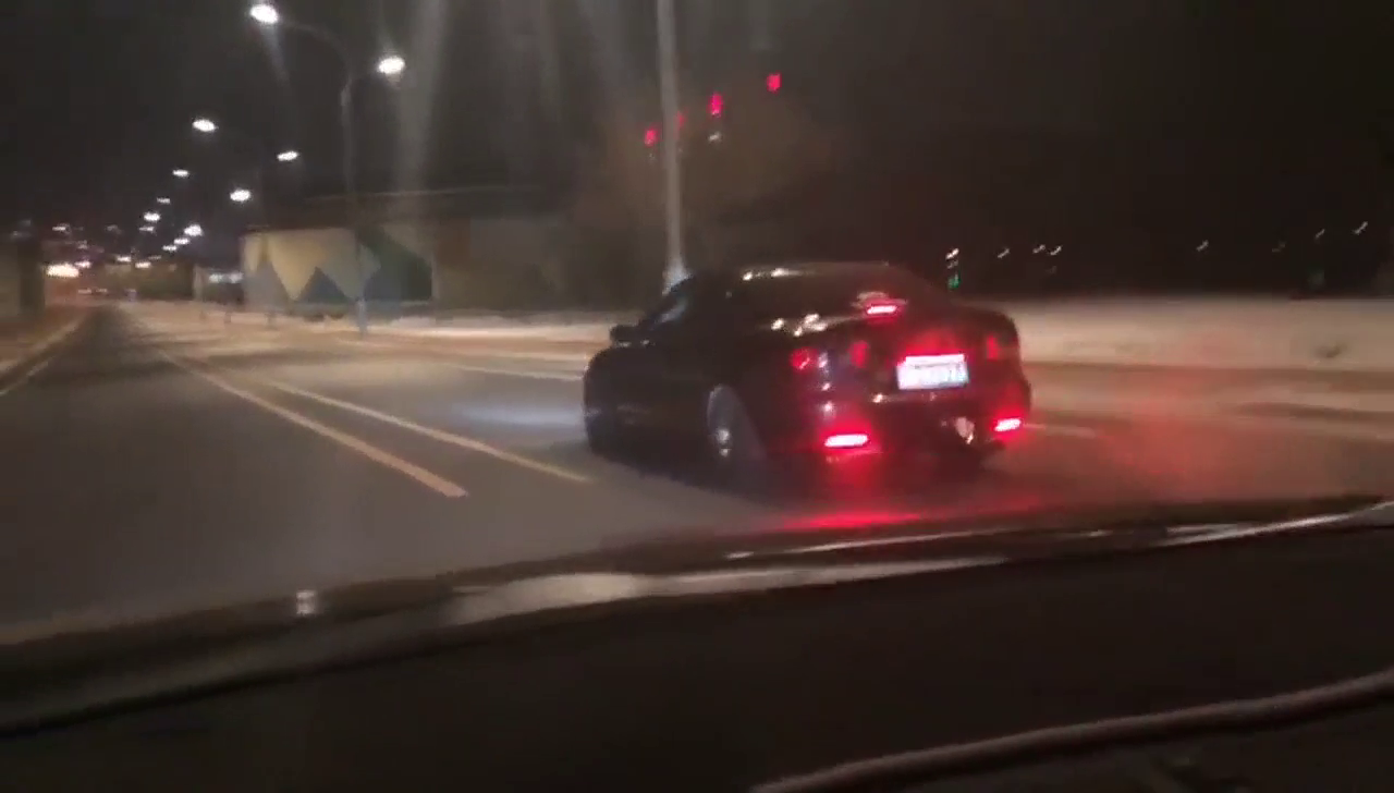 这什么车？加速太快了，尾灯像GTR跑车