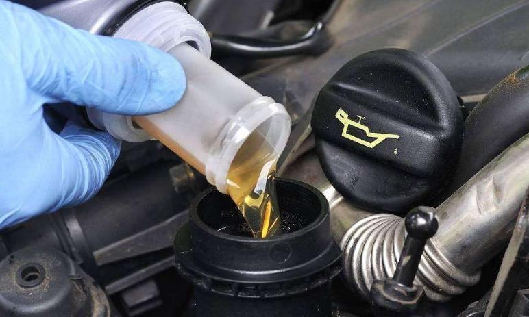 汽车做过保养为啥油耗不降反升？修车工：猫腻就藏在这3点