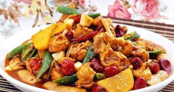家味美食:蘑菇炖鸡块,大盘鸡,尖椒辣子鸡,果味藕片的做法