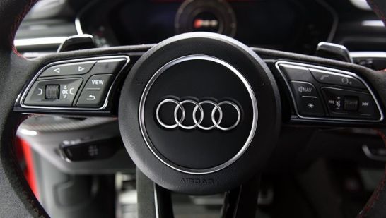 奥迪RS 5，操控感让你幸福，开起来很有感觉